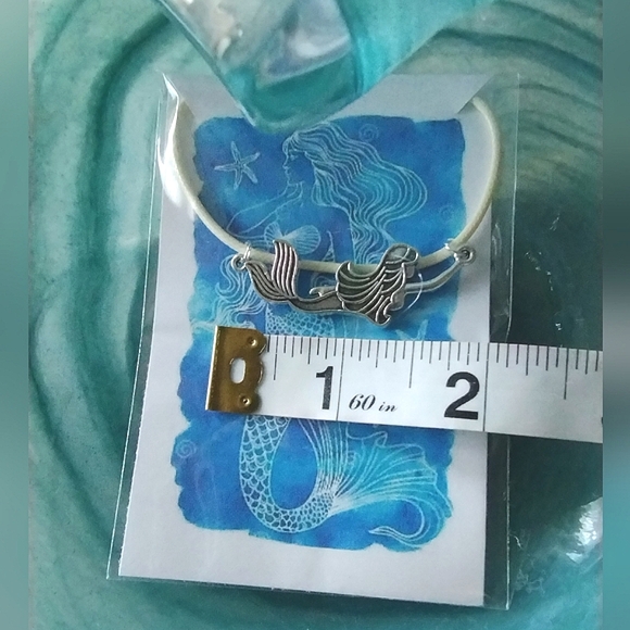 New in Package Mermaid Necklace - Picture 6 of 6